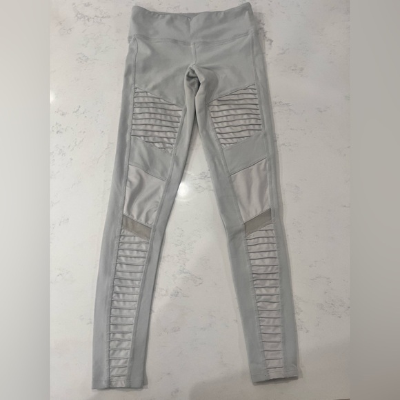 ALO Yoga Light Gray Leggings -preloved - Picture 3 of 6